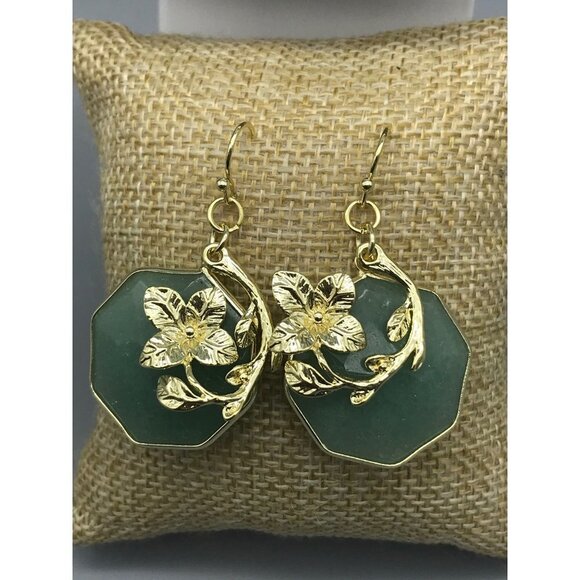 Adorable Drop Earrings Hook Clasp Gold Tone Light Green Floating Floral MINT - Picture 1 of 6